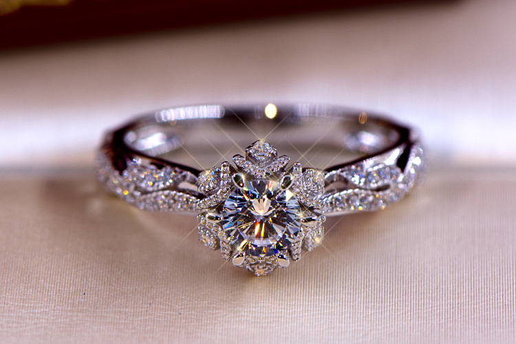 Moissanite Engagement Ring 1 Carat - Oyuk Çiçek Yıldız S925 Gümüş Yüzük