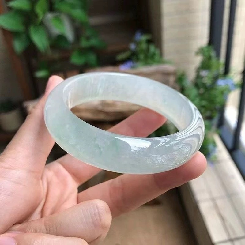 Bracelets - Yeşim taşı kadın bilekliği, yuvarlak şekilli,