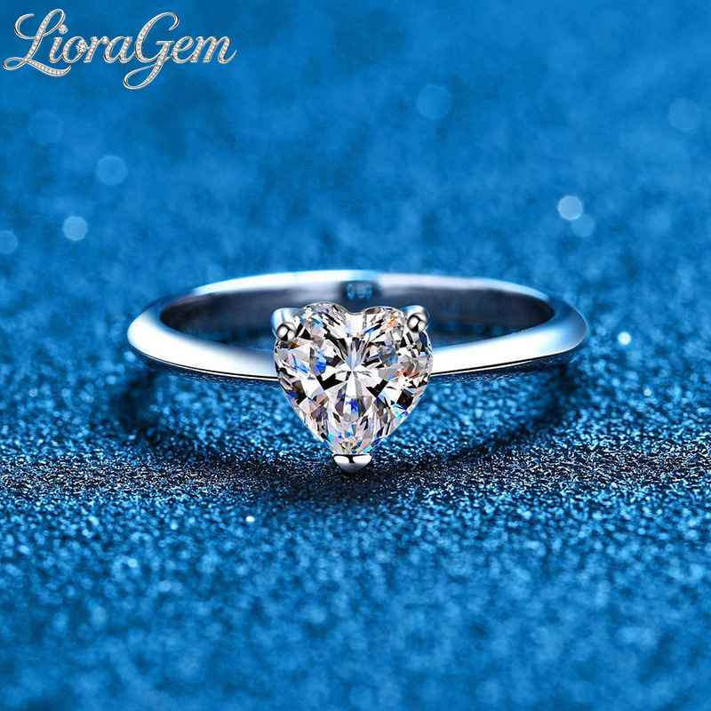 Moissanite Engagement Ring 1 Carat - LioraGem Kadınlar için 1 Karat Fantezi
