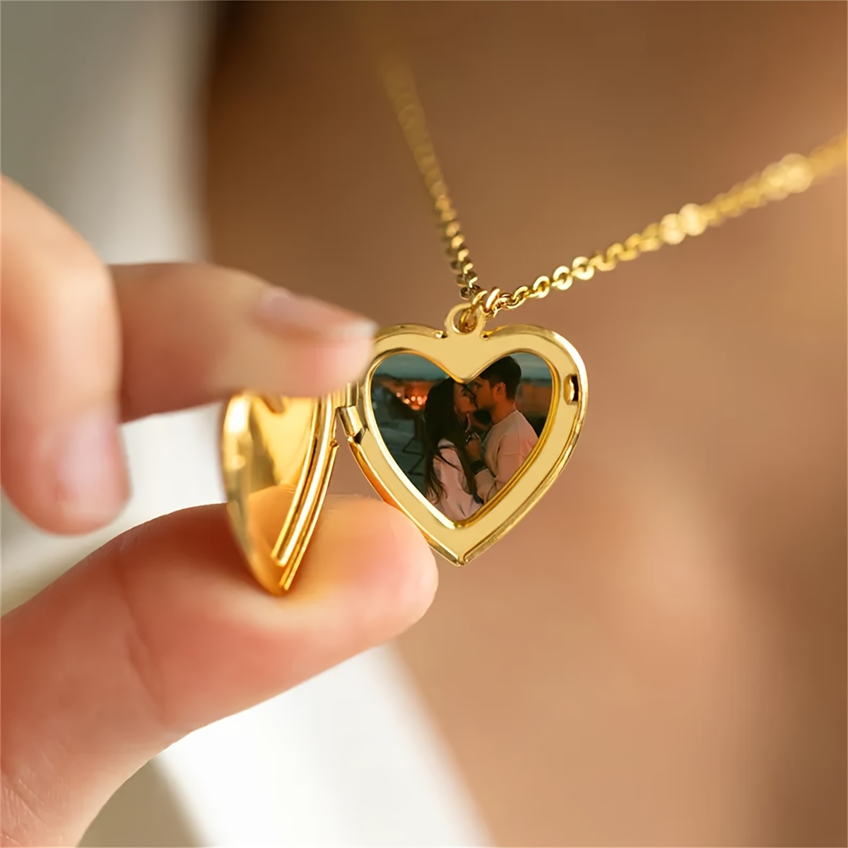 Kişiselleştirilmiş 1/2 Resimli - Heart Locket Necklace Photo incelemesi ve fiyatı