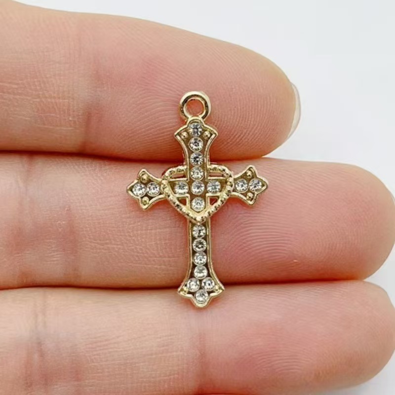 10 adet Elmas İşlemeli Altın K - Cross Pendant Necklace Gold incelemesi ve fiyatı