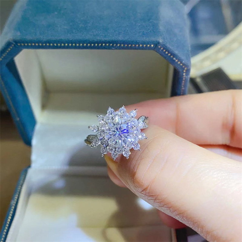 Lüks beyaz altın saf platin PT - Moissanite Engagement Ring 1 Carat incelemesi ve fiyatı