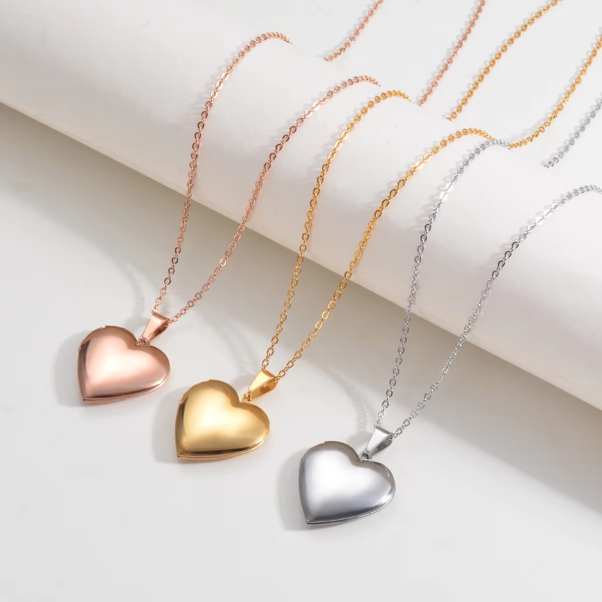 Özel Kişiselleştirilmiş Kalp D - Heart Locket Necklace Photo incelemesi ve fiyatı